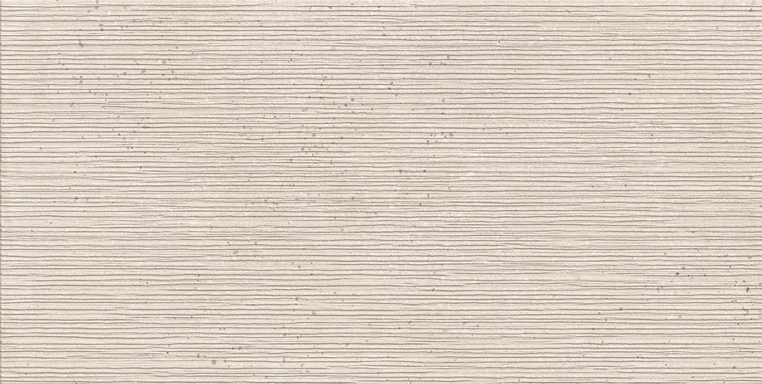 Memory Marfil Reliëf, scène posée du carrelage céramique effet pierre naturelle beige